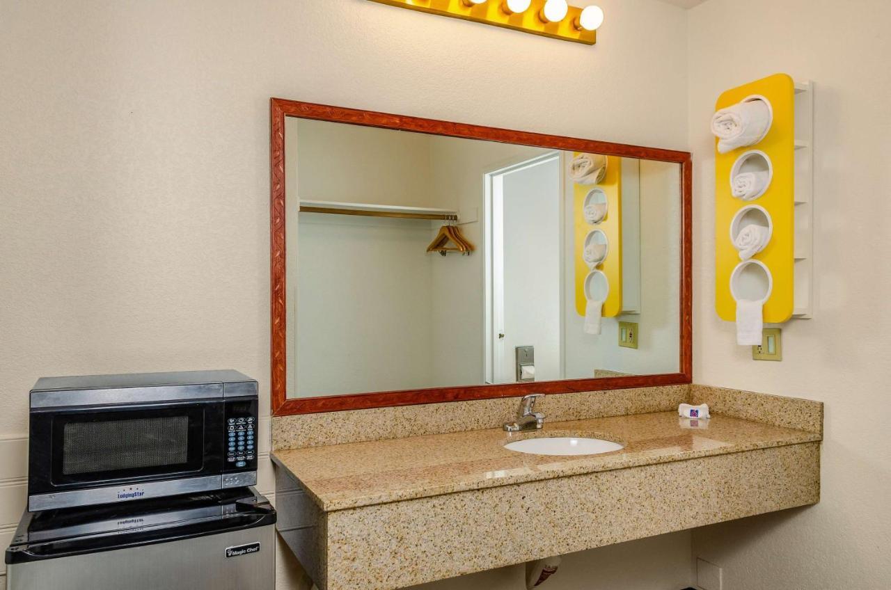Motel 6 Oakdale, Ca Exteriér fotografie