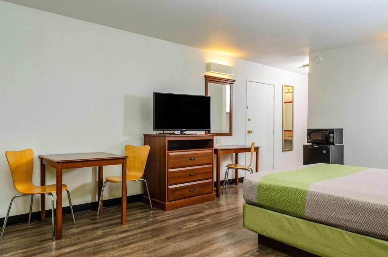 Motel 6 Oakdale, Ca Exteriér fotografie